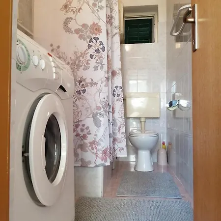 Apartment Lucija Podgora